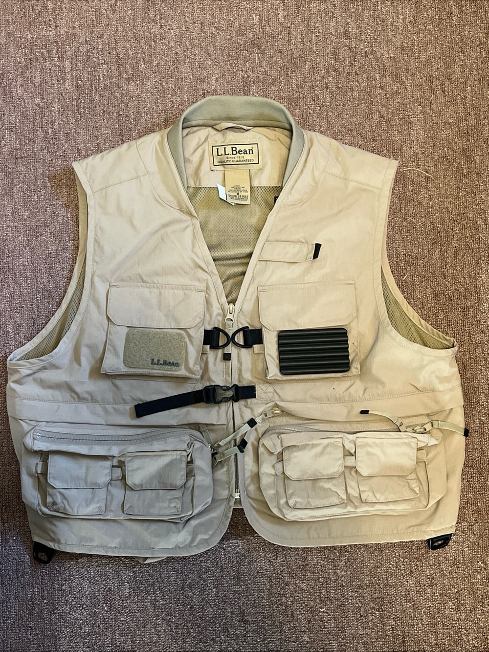 L.L.Bean Vest Mens Medium Khaki Fishing Utility Mesh Pockets Zip Buckle 247467